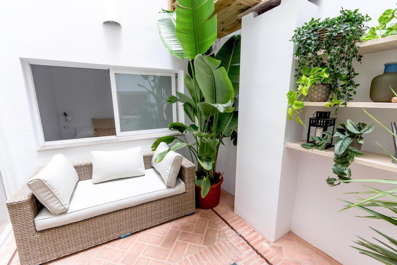 Bhost-Plaza De Las Flores Málaga Dış mekan fotoğraf